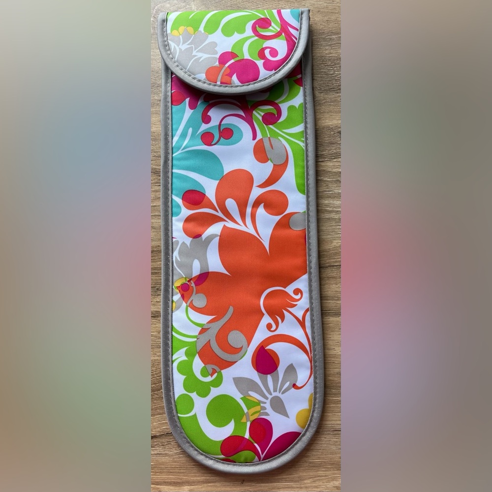 NWOT Thirty-one Flat Iron Hot Tools Carrying Case Island Damask Tropical Print